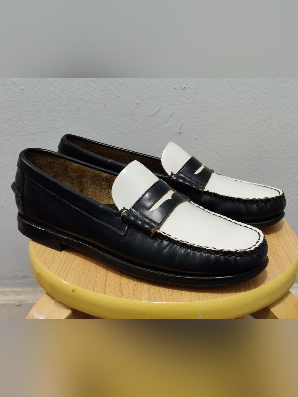 Sebago Women's Size 8.5 Black And White Spectator Penny Loafers